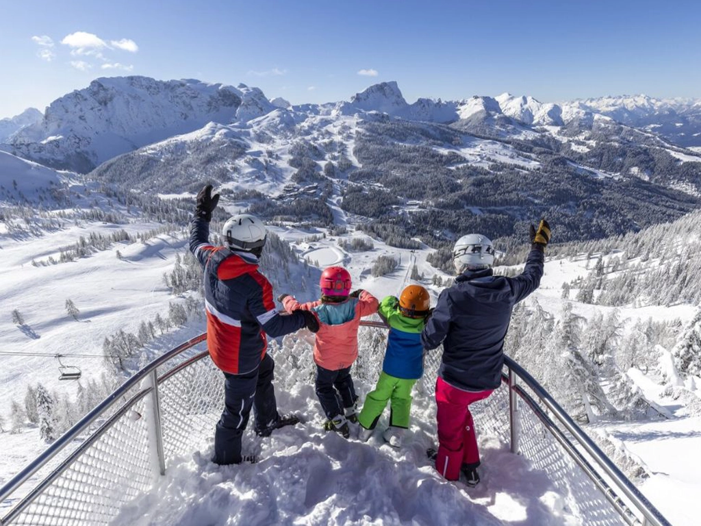 Rattendorf zasněžený v zimní sezóně